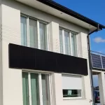 Can solar panels be installed vertically?