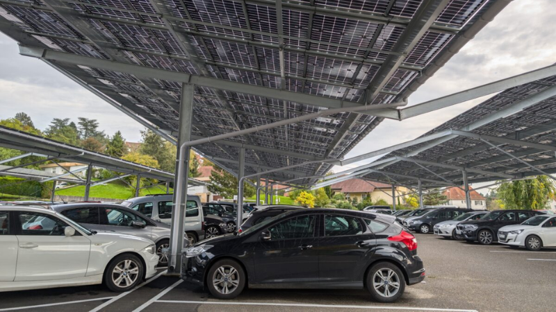 Obligation to Install Solar Panels on Parking Lots in France: Decree Published