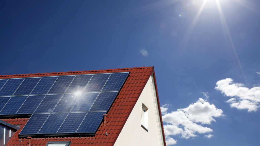 Solar Glare: Why IBC Solar Panels Are the Best Choice for Glare Reduction?