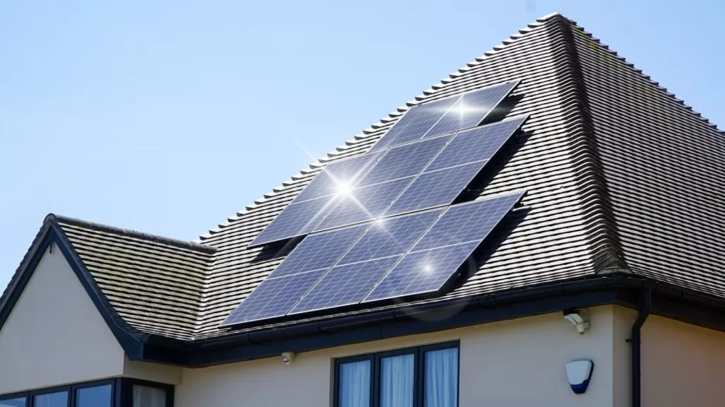 Solar Glare: Why IBC Solar Panels Are the Best Choice for Glare Reduction?